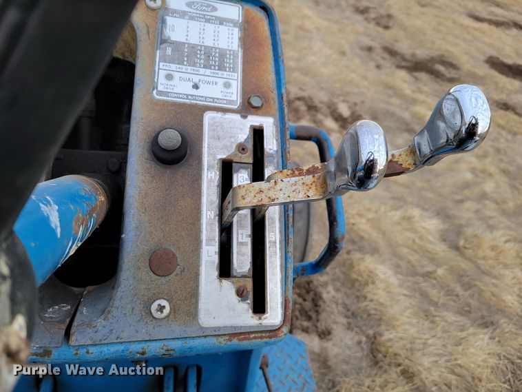 image for item MC9596 1972 Ford 8000  tractor