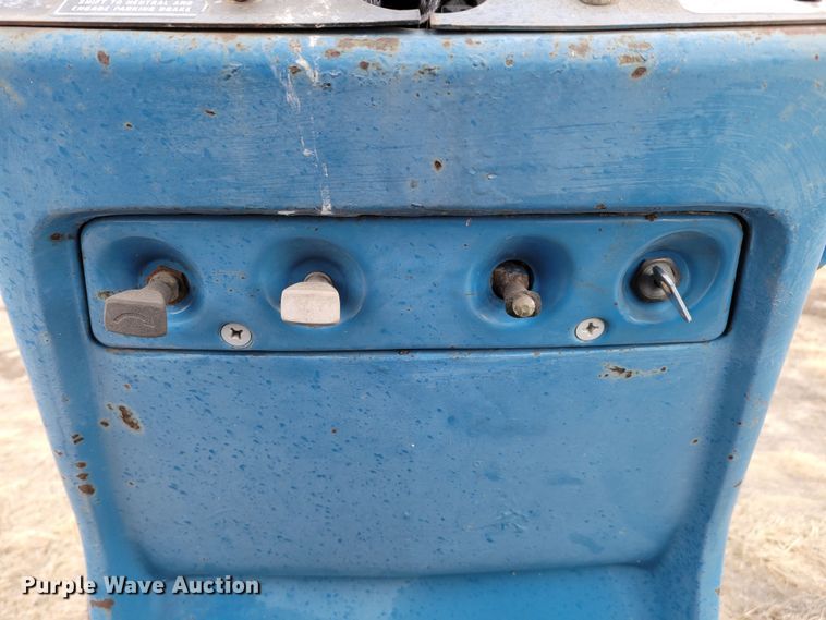 image for item MC9596 1972 Ford 8000  tractor