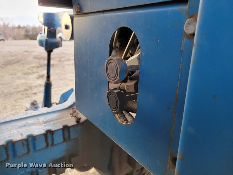 image for item MC9596 1972 Ford 8000  tractor