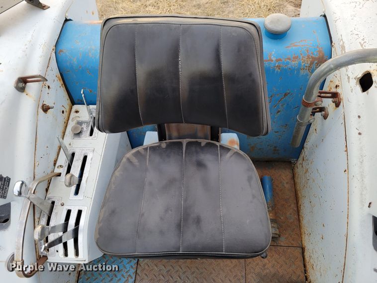 image for item MC9596 1972 Ford 8000  tractor