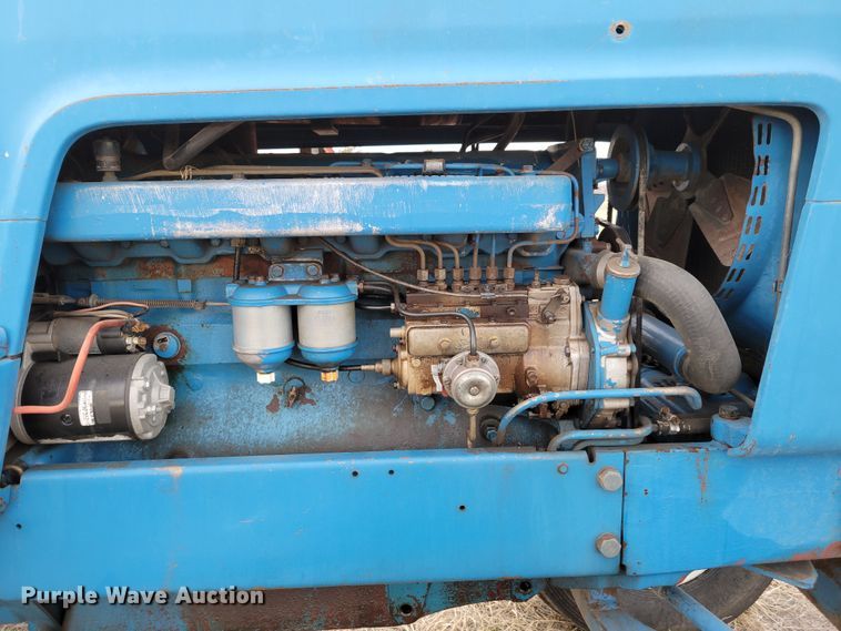 image for item MC9596 1972 Ford 8000  tractor