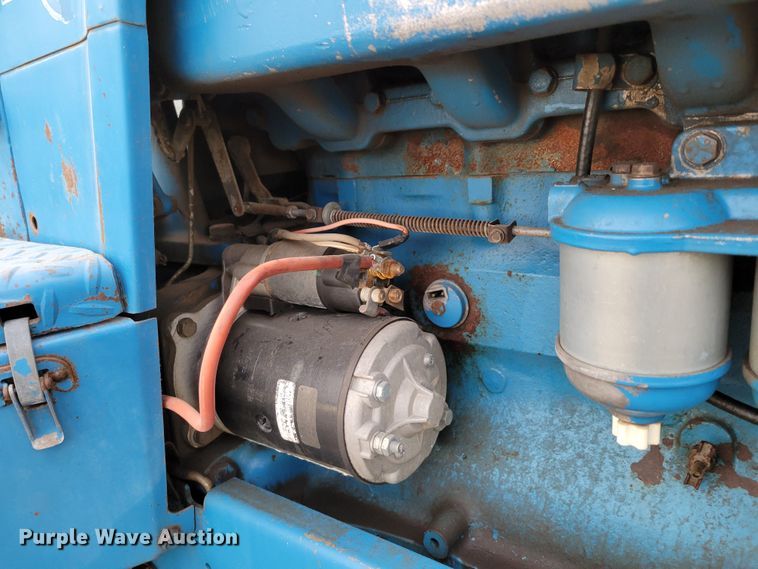 image for item MC9596 1972 Ford 8000  tractor