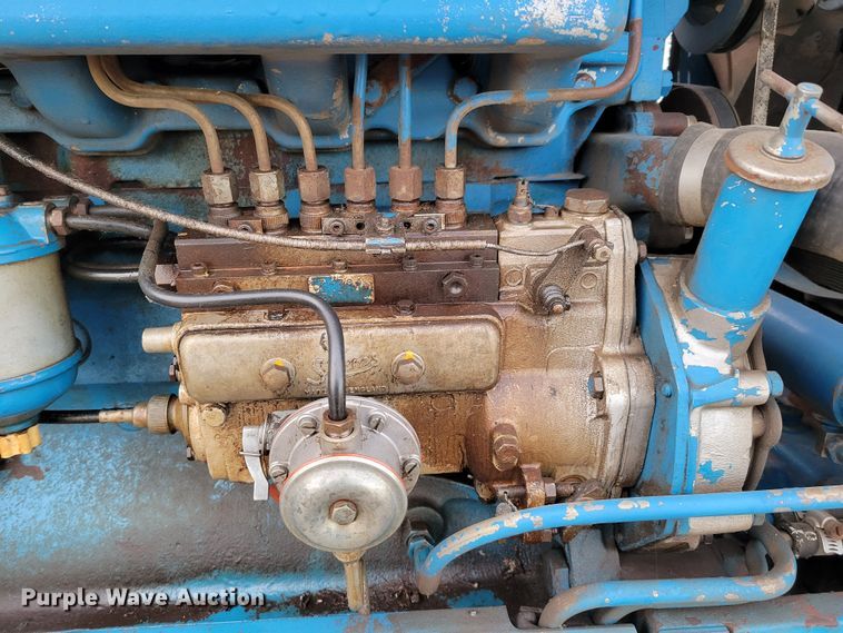 image for item MC9596 1972 Ford 8000  tractor