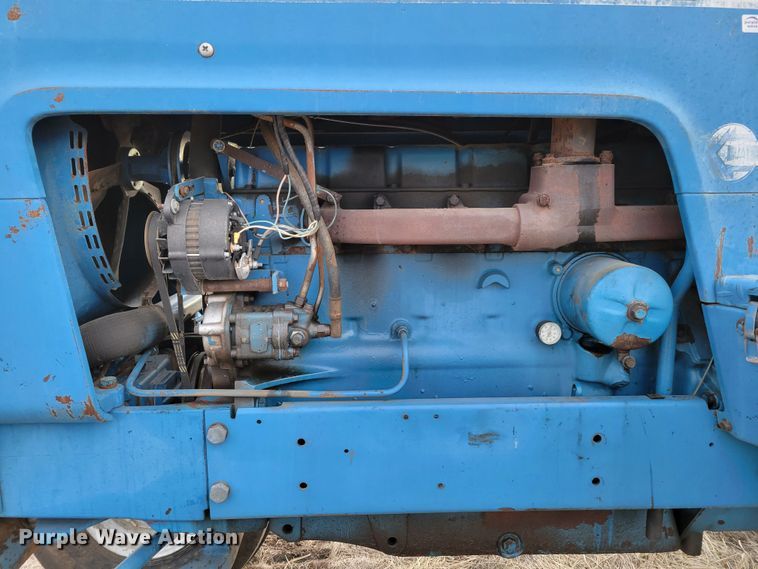 image for item MC9596 1972 Ford 8000  tractor