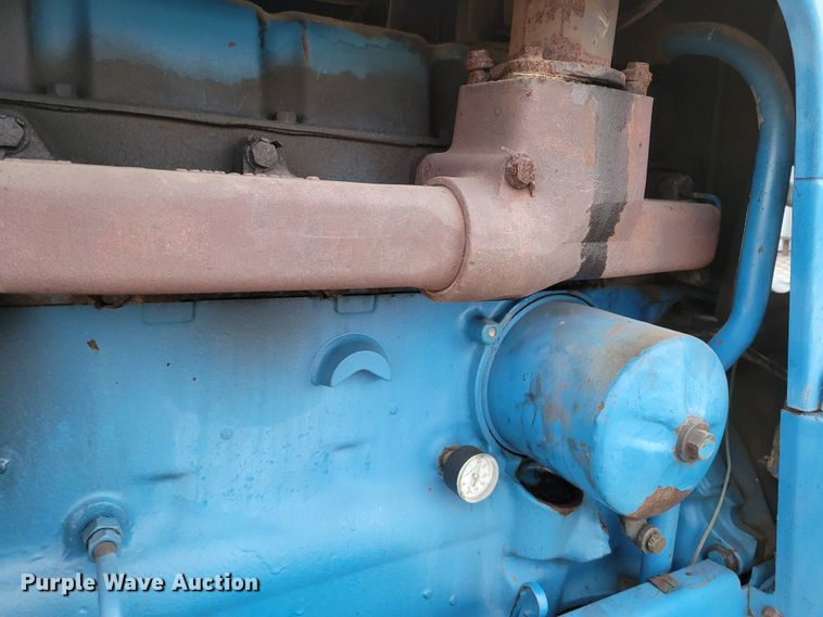 image for item MC9596 1972 Ford 8000  tractor