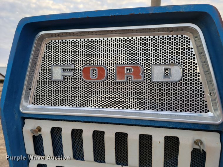 image for item MC9596 1972 Ford 8000  tractor