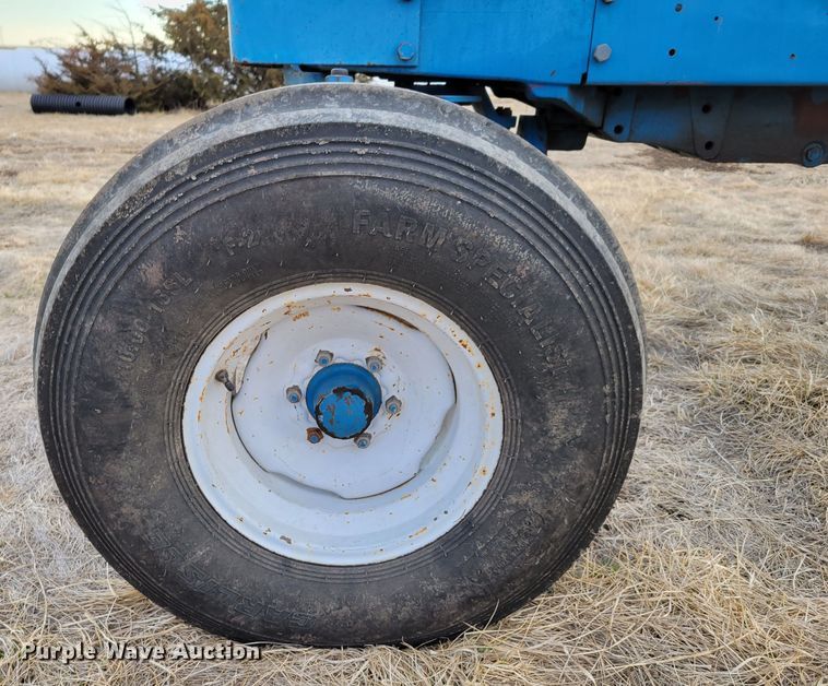 image for item MC9596 1972 Ford 8000  tractor