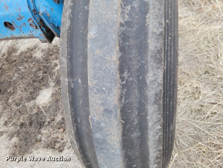 image for item MC9596 1972 Ford 8000  tractor