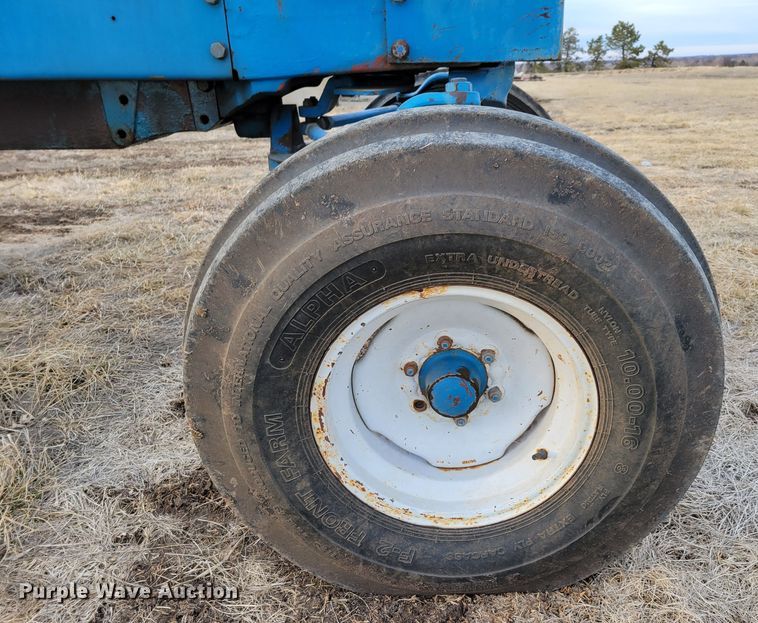 image for item MC9596 1972 Ford 8000  tractor