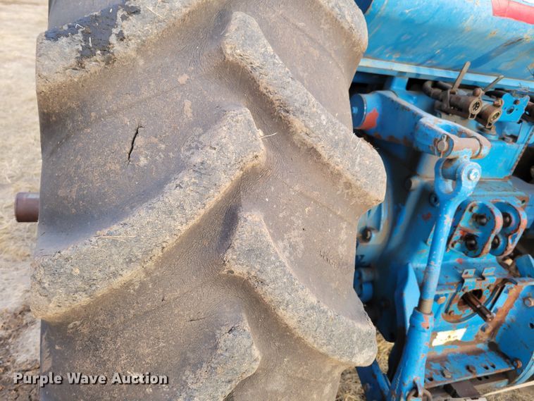 image for item MC9596 1972 Ford 8000  tractor
