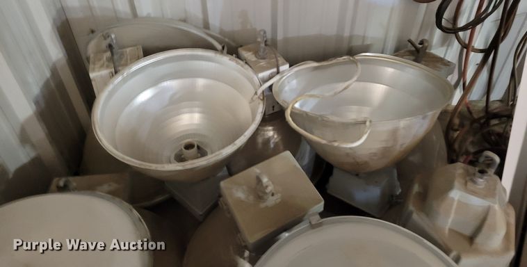 image for item MC9600 Approximately 20 light fixtures