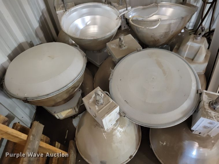 image for item MC9600 Approximately 20 light fixtures