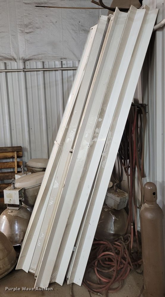 image for item MC9600 Approximately 20 light fixtures