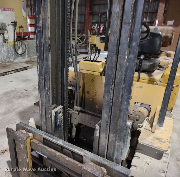 image for item MD9309 Caterpillar VC60D  forklift