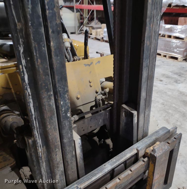 image for item MD9309 Caterpillar VC60D  forklift