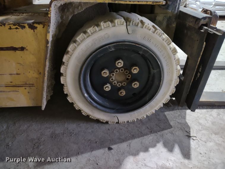 image for item MD9309 Caterpillar VC60D  forklift