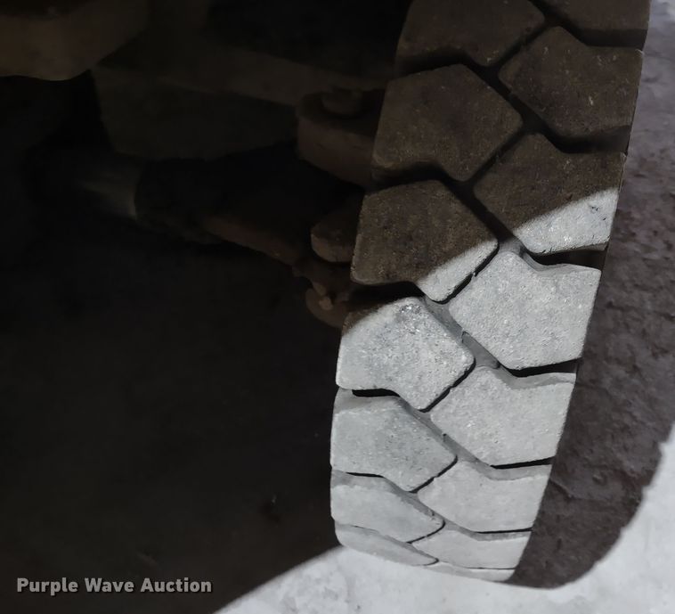 image for item MD9309 Caterpillar VC60D  forklift