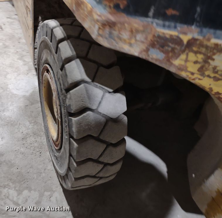 image for item MD9309 Caterpillar VC60D  forklift