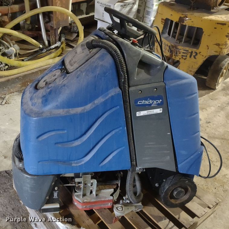 image for item MD9310 Windsor Chariot CSX24  floor scrubber