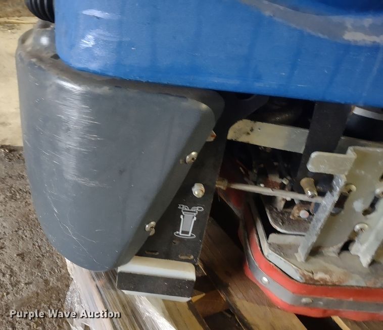 image for item MD9310 Windsor Chariot CSX24  floor scrubber