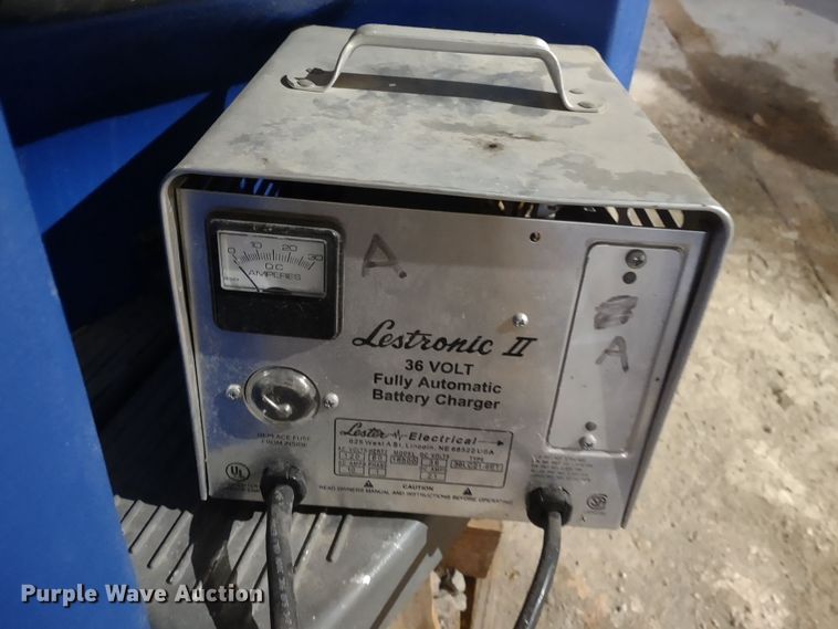 image for item MD9310 Windsor Chariot CSX24  floor scrubber