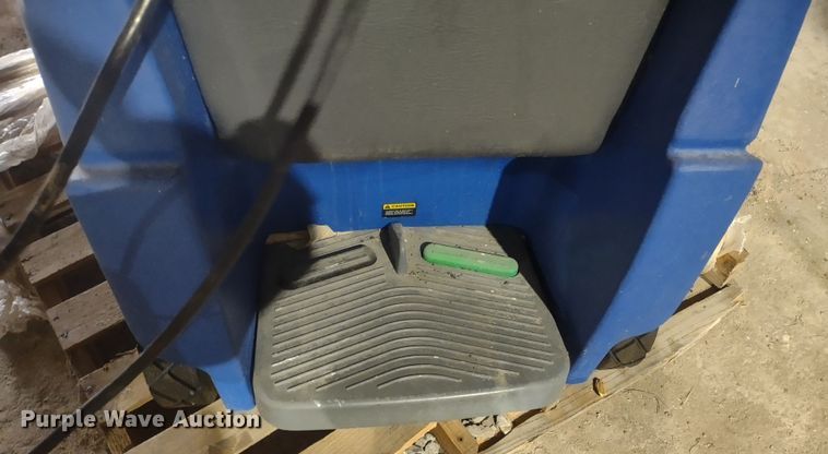 image for item MD9310 Windsor Chariot CSX24  floor scrubber