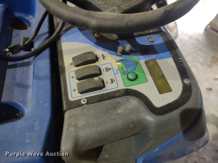 image for item MD9310 Windsor Chariot CSX24  floor scrubber