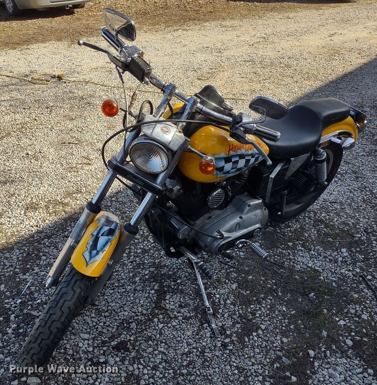 image for item MD9403 1985 Harley Davidson Roadster  motorcycle