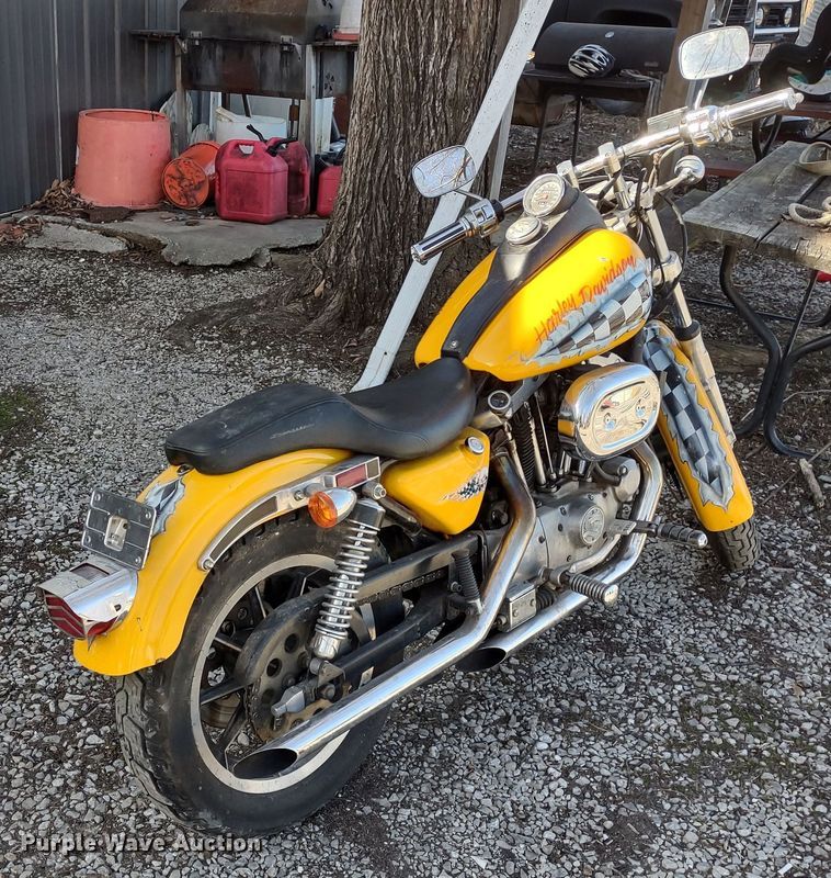 image for item MD9403 1985 Harley Davidson Roadster  motorcycle