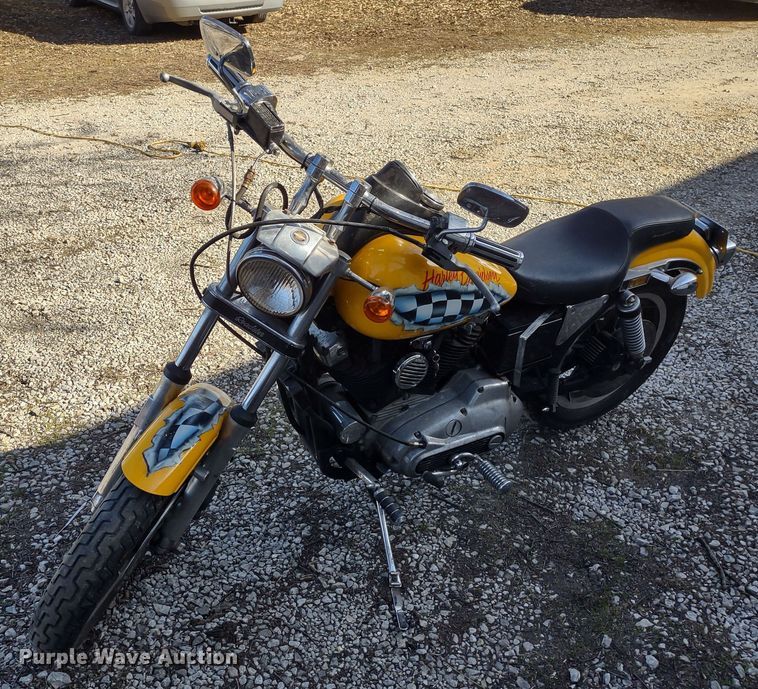 image for item MD9403 1985 Harley Davidson Roadster  motorcycle