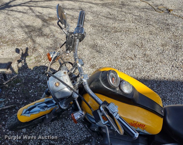 image for item MD9403 1985 Harley Davidson Roadster  motorcycle