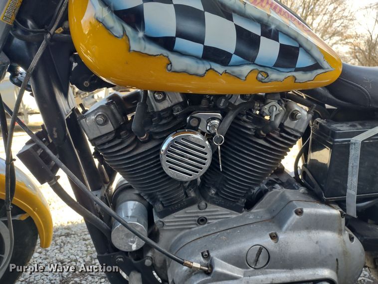 image for item MD9403 1985 Harley Davidson Roadster  motorcycle