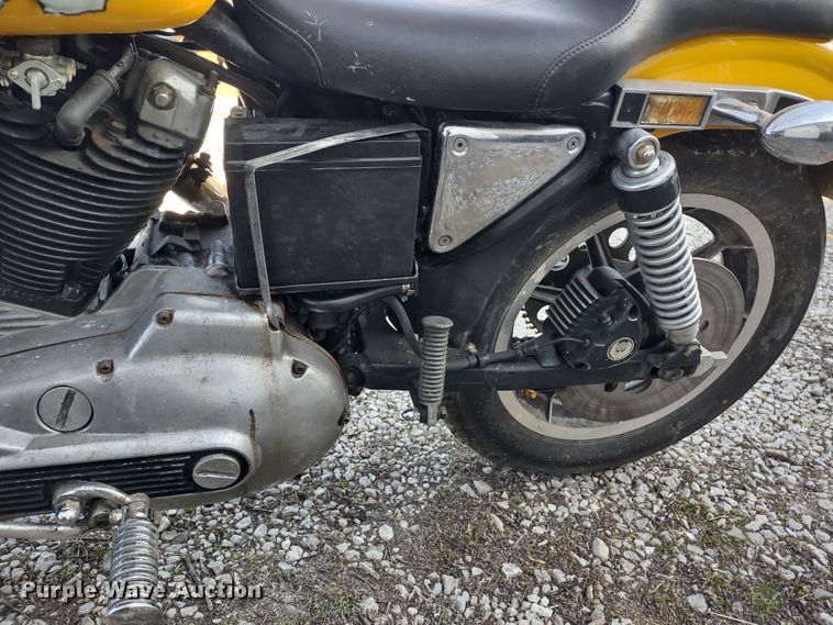 image for item MD9403 1985 Harley Davidson Roadster  motorcycle