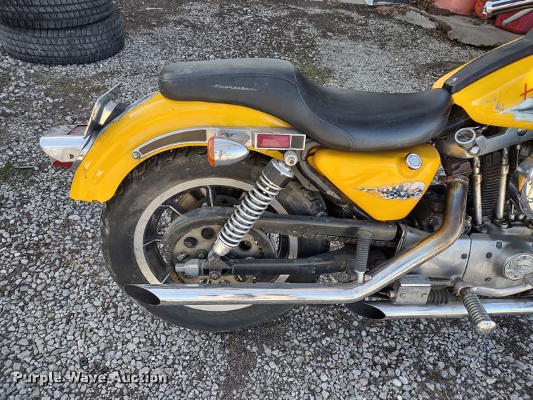 image for item MD9403 1985 Harley Davidson Roadster  motorcycle