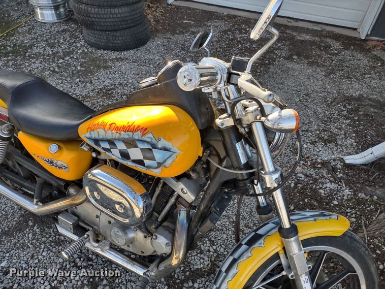 image for item MD9403 1985 Harley Davidson Roadster  motorcycle