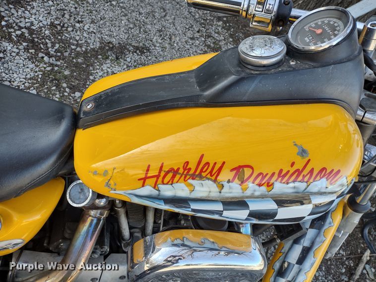 image for item MD9403 1985 Harley Davidson Roadster  motorcycle