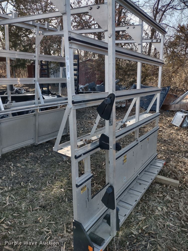 image for item MD9404 Unruh Fab  glass rack