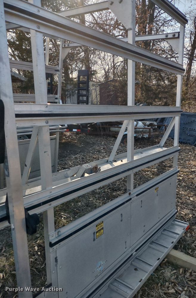 image for item MD9404 Unruh Fab  glass rack