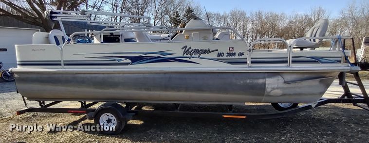 image for item MD9405 2004 Voyager Super Fish  pontoon boat