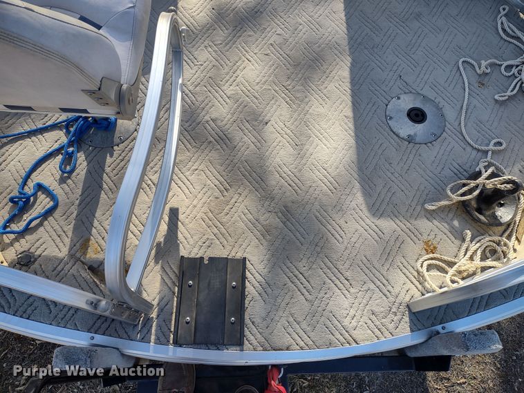 image for item MD9405 2004 Voyager Super Fish  pontoon boat