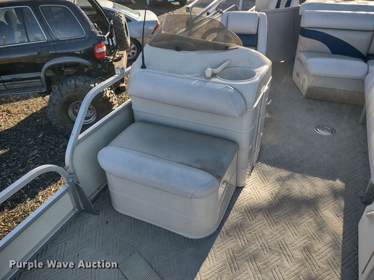 image for item MD9405 2004 Voyager Super Fish  pontoon boat