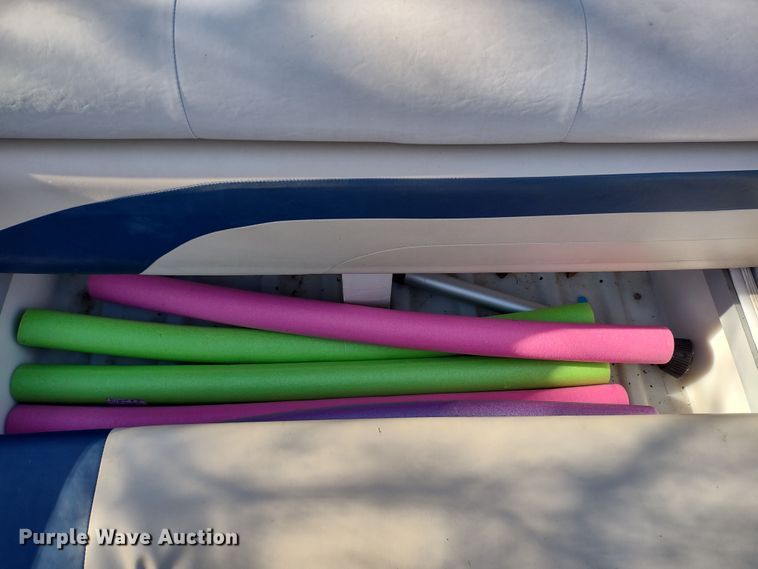 image for item MD9405 2004 Voyager Super Fish  pontoon boat