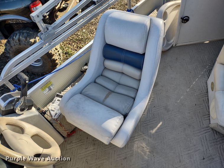 image for item MD9405 2004 Voyager Super Fish  pontoon boat