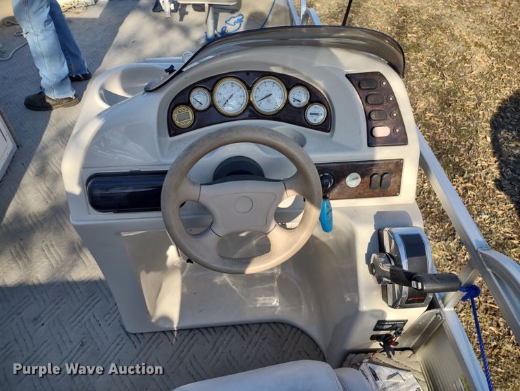 image for item MD9405 2004 Voyager Super Fish  pontoon boat