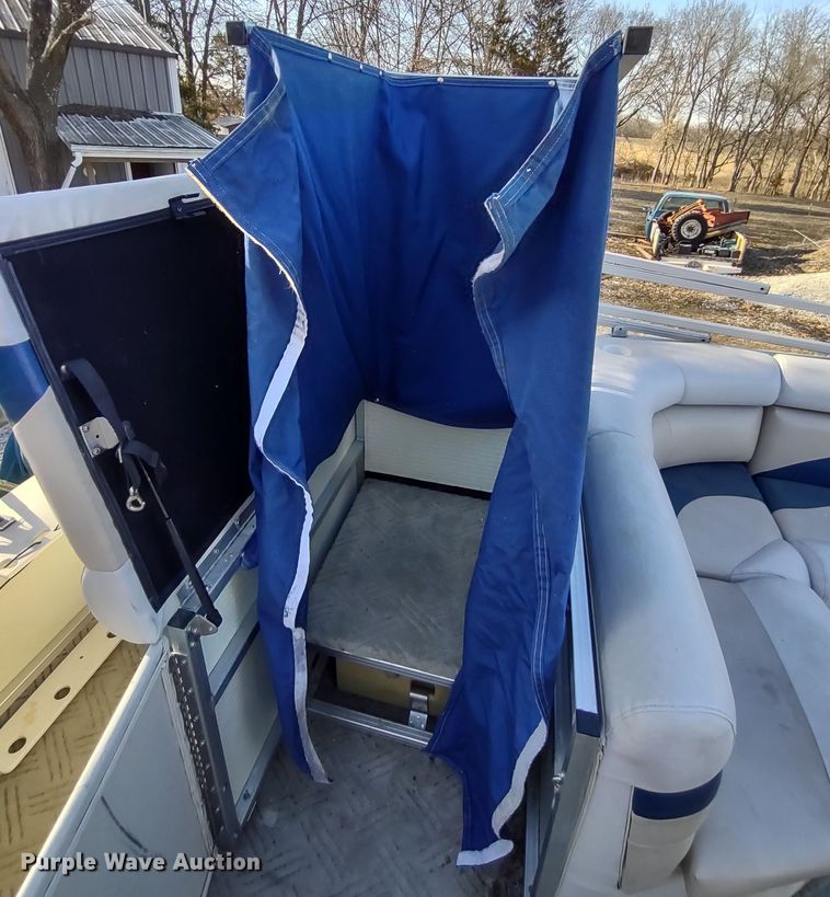 image for item MD9405 2004 Voyager Super Fish  pontoon boat