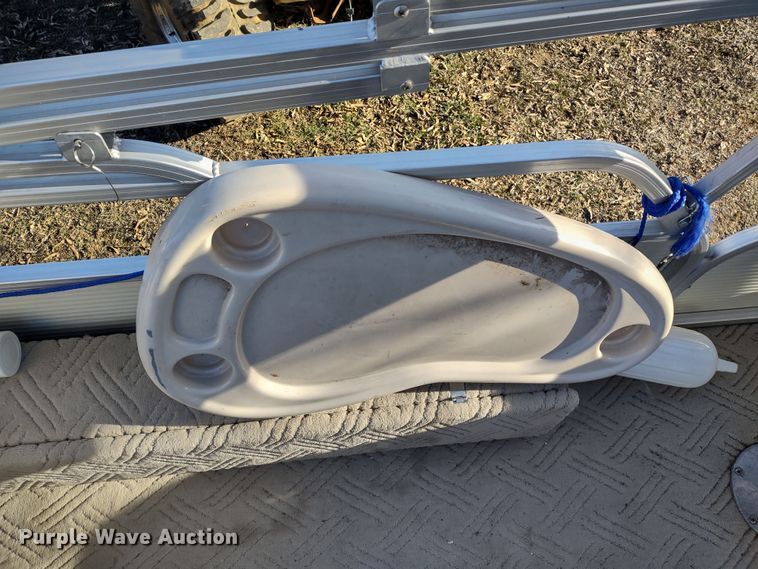 image for item MD9405 2004 Voyager Super Fish  pontoon boat