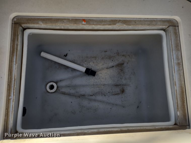 image for item MD9405 2004 Voyager Super Fish  pontoon boat