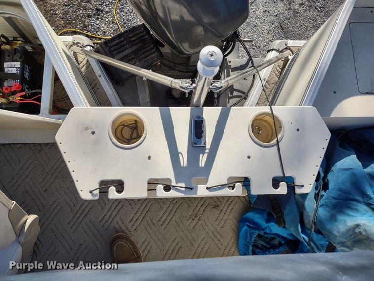 image for item MD9405 2004 Voyager Super Fish  pontoon boat