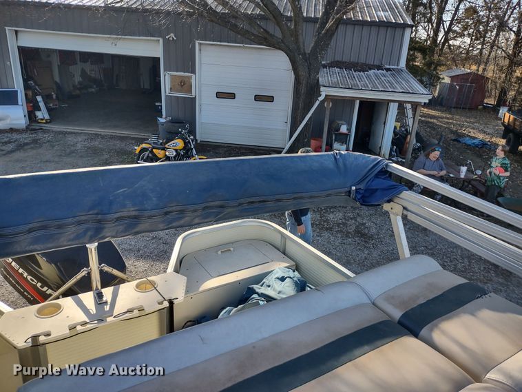 image for item MD9405 2004 Voyager Super Fish  pontoon boat