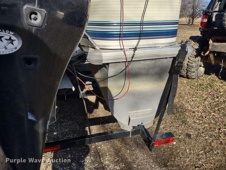 image for item MD9405 2004 Voyager Super Fish  pontoon boat